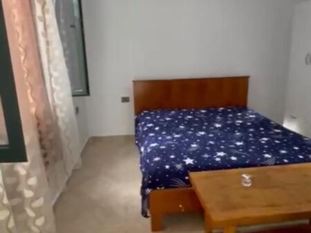 Jepet me qera apartament, prane Shkolles Vasil Shanto, Tek Diplomat 1