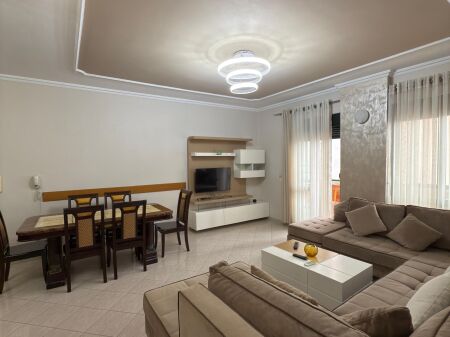 JEPET ME QIRA | Apartament 2+1 – Rruga e Kavajës (përballë Delijorgjit)
