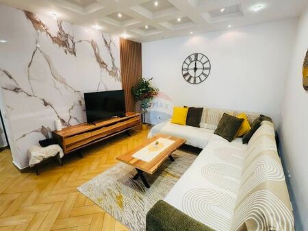 Apartament 2+1 Rruga e Barrikadave