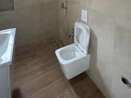Shitet, Apartament 1+1+Garderobë, Tregu Elektrik , Tiranë.