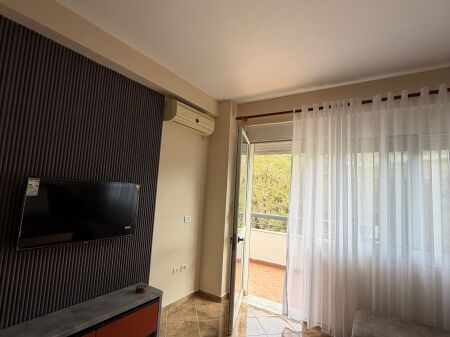 Shitet super apartament 1+1 në zonën e Shkëmbit të Kavajës 