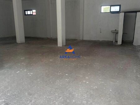 AFFITTASI MAGAZZINO 180M2 "TE 21 DHJETORI" 90000 LEKE