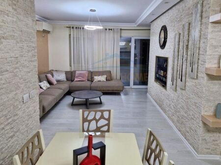 Shitet, Apartament 3+1+2, Porcelan, Tiranë