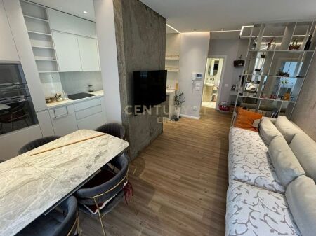 Apartament me qira 2+1 tek Pazari i Ri