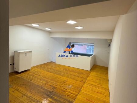LOCALE UFFICIO IN AFFITTO +POSTO AUTO "IN VIA ELBASAN" 60000 LEKE
