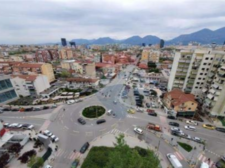 Shitet, Apartament 2+1+2, Komuna e Parisit, Tirane