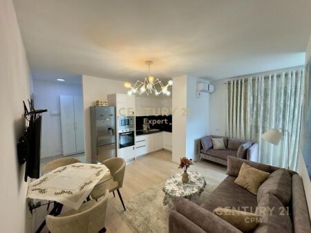 Apartament 2+1 per qira tek Pazari i Ri
