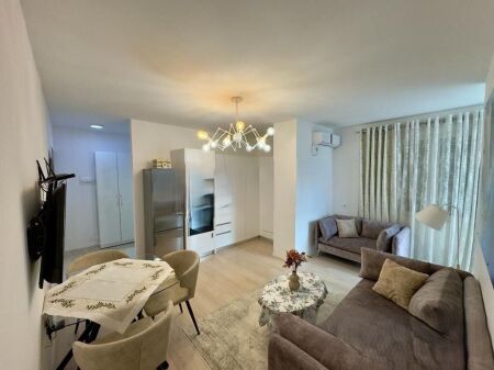 Apartament 2+1 per qira tek Pazari i Ri 650 € /Muaj
