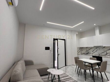 Apartament 2+1 Me Qira në Kodra e Priftit, Tiranë - 450€