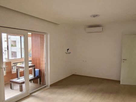 UFFICIO IN AFFITTO 88 M2 CENTRO 120.000 LEKE FH-64907