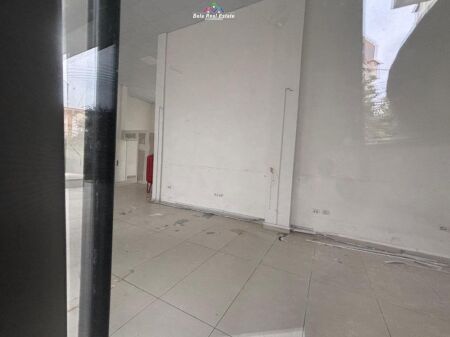Negozio In Affitto In Via Barrikadave (ID BD21831) Tirana
