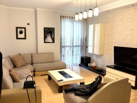 Affittasi appartamento 2+1+2 presso 21 Dhjetori