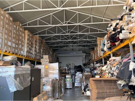 Magazzino di 600 m² in affitto nella zona di Via Jordan Misja