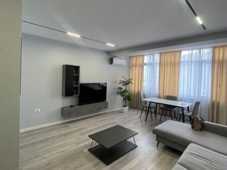 SHITET APARTAMENTI 2+1 21 DHJETORI, TIRANË