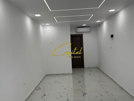NEGOZIO IN AFFITTO 31 M2 AMBASCIATA AMERICANA 400 EURO