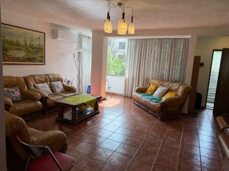 2+1 te zogu i zi,mundesi ndarje ne 2 apartamente,215 miljon leke