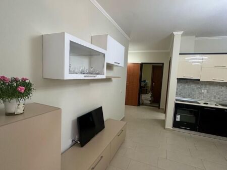 2+1, arredato al bar Helios, Misto Mame, 450 euro