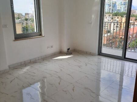 ZYRE ME QERA 67M2 STADIUMI DINAMO 70.000 LEKE FH-65156