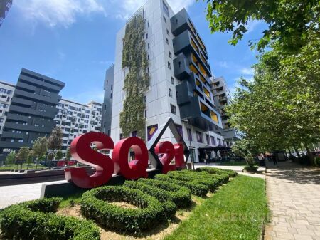 Locale commerciale in affitto, Square 21