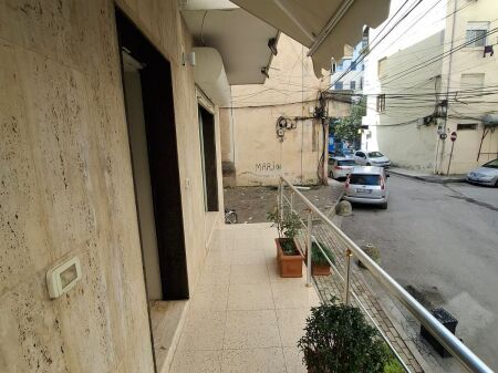 Locale Commerciale in Affitto Vicino al Tribunale a Durazzo
