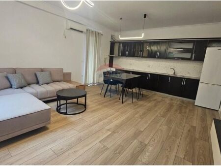 Apartament - Për Qira - Kodra e Diellit 1, Tiranë