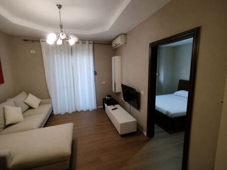  Jepet me Qira Apartament 1+1 – Yzberisht !