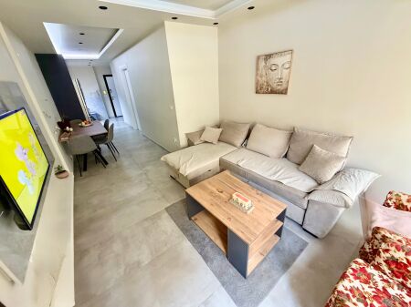 Shitet Apartament 1+1  Rezidenca Kodra 2 (tek Flutura)