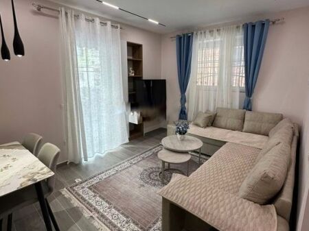 Rruga e Elbasanit - Jepet me qera 1+1 moderne tek Ambasada Amerikane 650 € /Muaj
