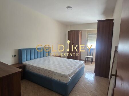  Apartament me qera— 1+1  320 Euro/Muaj