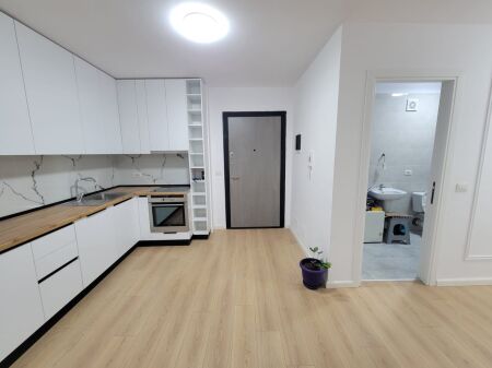 Apartament 2+1+2+Parkim me qera Kombinat