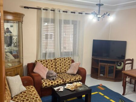 Apartament 2+1 per qira Pazari i Ri !