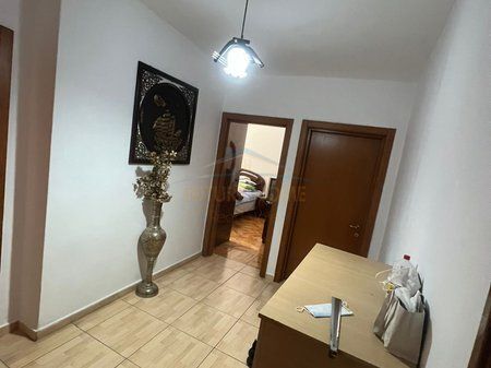 Shitet, Apartament 3+1, Rruga Karl Gega, Tirane