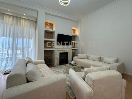 Apartament 2+1+2 me qira tek Liqeni i Thate