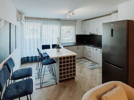 Apartament 2+1 me qira Myslym Shyri,Prane Tregut Cam