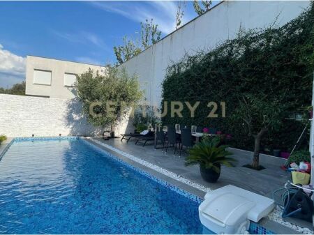 IN AFFITTO, VILLA PREMIUM con PISCINA, RESIDENZA KODRA E DIELLIT 2