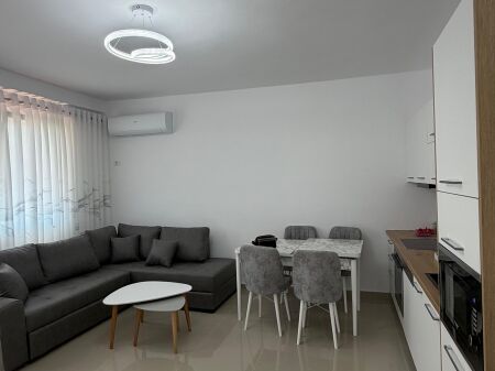 ASTIR APARTAMENT 1+1 PER QERA!