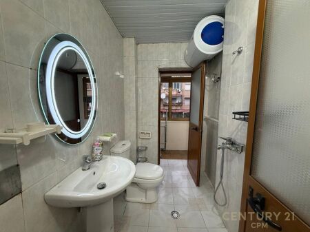 APARTAMENT 1+1 ME QIRA PRANE GARDES  NE TIRANE TE RE