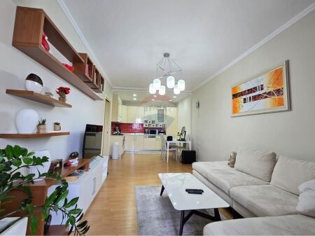 Apartament - Për Shitje - Stacioni i Trenit, Tiranë(ID: 530201001-834)