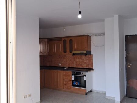 JEPET ME QERA APARTAMENT 1+1-ISH FUSHA AVIACIONIT, TIRANË