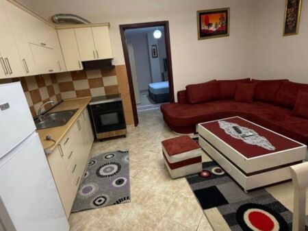 Apartament me qera ne astir