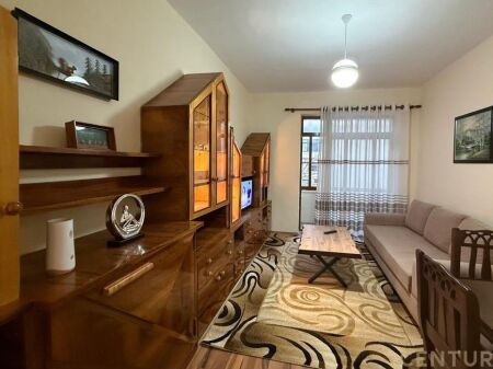 Apartament 1+1 me qira , prane Gardes