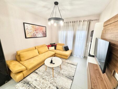 APARTAMENT 1+1 ME QERA, STADIUMI DINAMO!