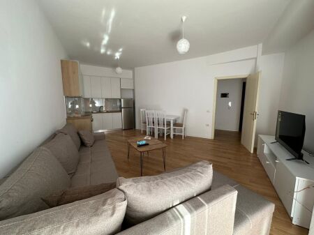 Apartament me qera 2+1 - Astir, prane hotel Marinaj