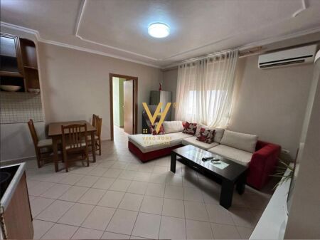 JEPET APARTAMENT 1+1+BLK ME QERA NE QENDER 60.000 LEKE