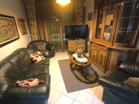 Apartament 2+1+2 Me Qira në Brryl, Tiranë