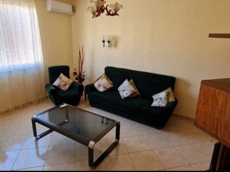  Jepet me Qira Apartament 2+1 te Pazari i Ri