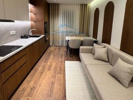 Qera, Apartament 2+1, Xhamllik, Tiranë.