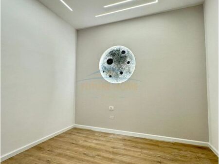 Shitet , Apartament 2+1 Unaza e Re, Tirane