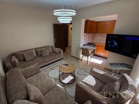 Apartament 1+1 me qira tek Mine Peza