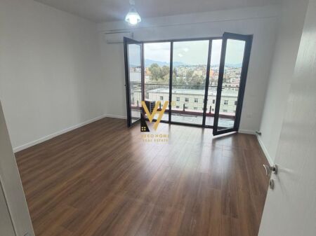 UFFICIO 122 M2 IN AFFITTO A KOM.ARLIS, VIA DIBRA 60.000 LEKE